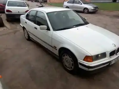Veículo de Sucata bmw serie 3 berlina (e36) 316i do ano 1996 alimentado 16-4e-2 g