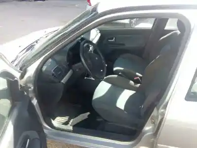 Здавання транспортного засобу renault clio ii fase ii (b/cb0) authentique року 2005 потужний k9k a7