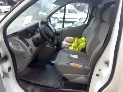 Veículo de Sucata opel vivaro combi 2.7t corto do ano 2004 alimentado f9q u7