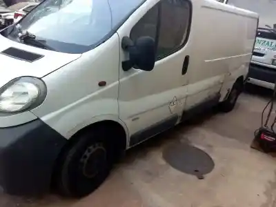 Veículo de Sucata opel vivaro combi 2.7t corto do ano 2004 alimentado f9q u7