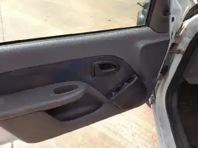 Здавання транспортного засобу renault clio ii fase i (b/cbo) 1.9 d alize року 2000 потужний f8q k6