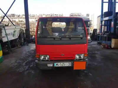 Veicolo di demolizione NISSAN                                             CABSTAR E                                                                                                                                                                                                                                                  *                                                                                                                                                                                                                                                          dell'anno 1999 alimentato BD30D