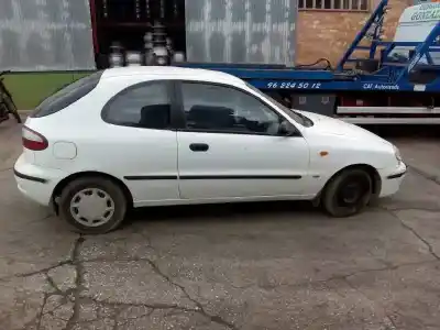 Veículo de Sucata daewoo lanos i do ano 1997 alimentado 