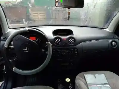 Véhicule à la ferraille citroen c3 1.4 hdi exclusive de l'année 2004 alimenté 8hx