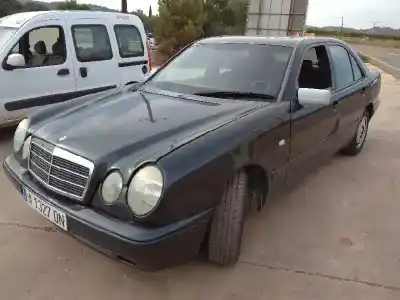 Утилизация автомобиля mercedes-benz clase e (w210) berlina diesel 220 diesel (210.004) года 1997 питание 604912