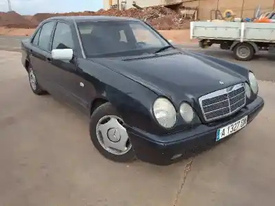 Утилизация автомобиля mercedes-benz clase e (w210) berlina diesel 220 diesel (210.004) года 1997 питание 604912