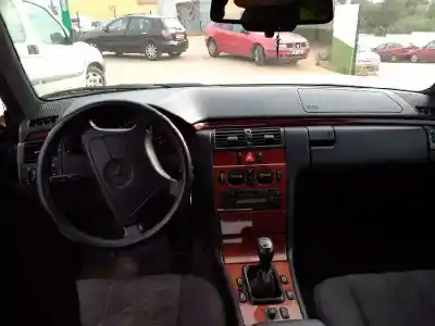 Утилизация автомобиля mercedes-benz clase e (w210) berlina diesel 220 diesel (210.004) года 1997 питание 604912
