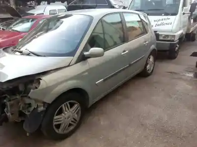 Scrapping Vehicle renault scenic ii authentique of the year 2004 powered f9q d8