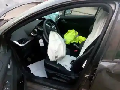 Vehicul casat peugeot 207 confort al anului 2014 alimentat 8h01