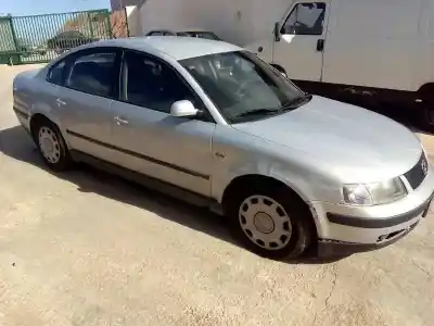 Veículo de Sucata volkswagen passat berlina (3b2) comfortline do ano 1999 alimentado ajm