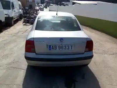 Veículo de Sucata volkswagen passat berlina (3b2) comfortline do ano 1999 alimentado ajm