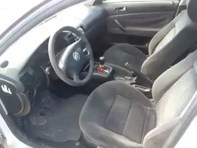 Veículo de Sucata volkswagen passat berlina (3b2) comfortline do ano 1999 alimentado ajm