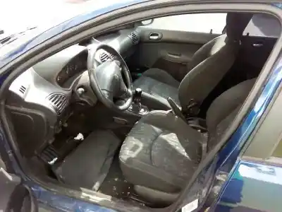 Veicolo di demolizione peugeot 206 sw xs dell'anno 2002 alimentato nfu