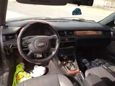 Veículo de Sucata audi a6 berlina (4b2) 2.5 tdi do ano 2001 alimentado ake