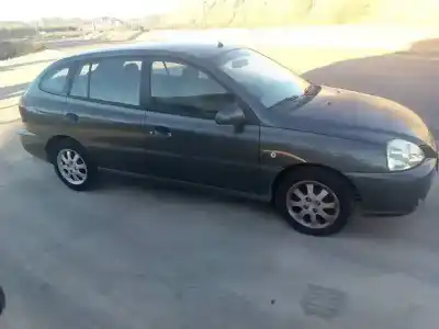 Veicolo di demolizione kia rio ipanema berlina dell'anno 2004 alimentato a3d