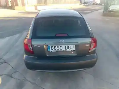 Veicolo di demolizione kia rio ipanema berlina dell'anno 2004 alimentato a3d