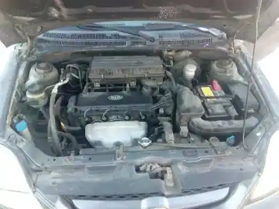 Veicolo di demolizione kia rio ipanema berlina dell'anno 2004 alimentato a3d