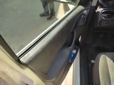 Veículo de Sucata ford focus turnier (cak) ambiente do ano 2001 alimentado fydb