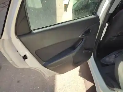 Veículo de Sucata ford focus turnier (cak) ambiente do ano 2001 alimentado fydb