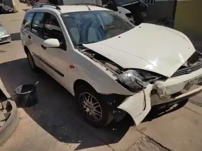 Veículo de Sucata ford focus turnier (cak) ambiente do ano 2001 alimentado fydb