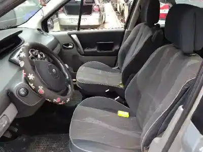 Scrapping Vehicle renault scenic ii confort authentique of the year 2003 powered k9k722