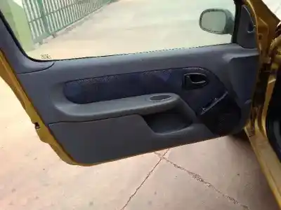 Здавання транспортного засобу renault clio ii fase i (b/cbo) 1.2 року 2000 потужний d7f g7