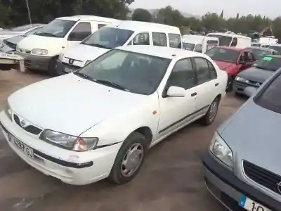 Veículo de Sucata nissan almera (n15) competence (1998) do ano 1998 alimentado 