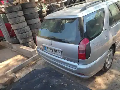 Veículo de Sucata peugeot 306 break boulebard do ano 2001 alimentado rhy