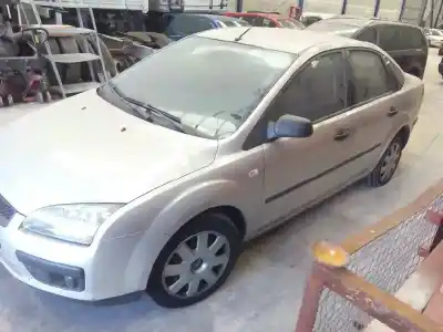 Veículo de Sucata ford focus berlina (cap) ambiente (d) do ano 2006 alimentado 