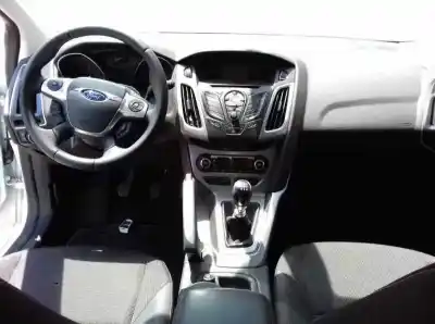 Veicolo di demolizione ford focus turn. (cb8) titanium dell'anno 2012 alimentato 