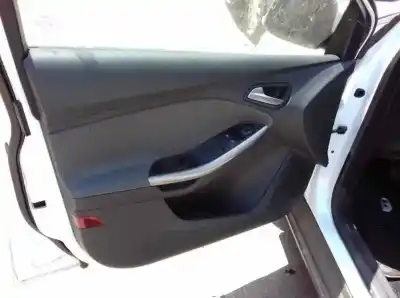 Veicolo di demolizione ford focus turn. (cb8) titanium dell'anno 2012 alimentato 