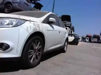 Veicolo di demolizione ford focus turn. (cb8) titanium dell'anno 2012 alimentato 