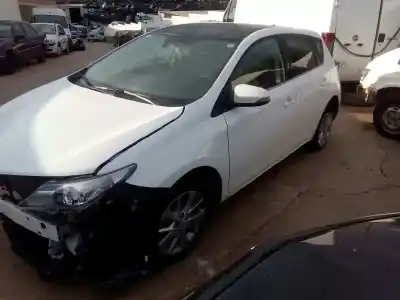 Veículo de Sucata toyota auris live do ano 2014 alimentado 1zr