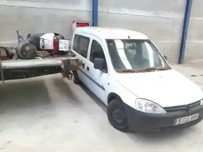 Veículo de Sucata opel combo * do ano 2002 alimentado 