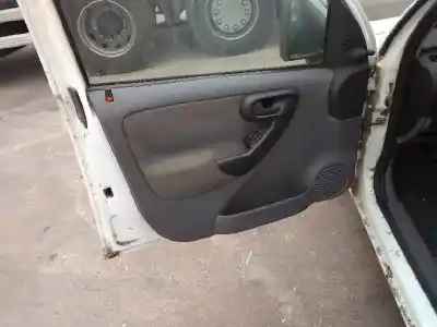 Veículo de Sucata opel combo * do ano 2002 alimentado 