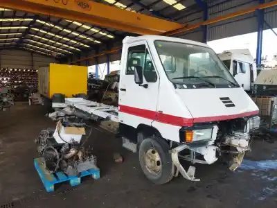 Véhicule à la ferraille renault b 120-35/55/65 messenger e2 2.8 diesel de l'année 1999 alimenté 8140.43.2585