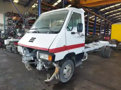 Véhicule à la ferraille renault b 120-35/55/65 messenger e2 2.8 diesel de l'année 1999 alimenté 8140.43.2585