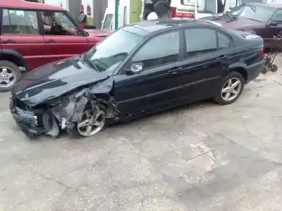 Veículo de Sucata bmw serie 3 berlina (e46) 320d do ano 1999 alimentado 204d1