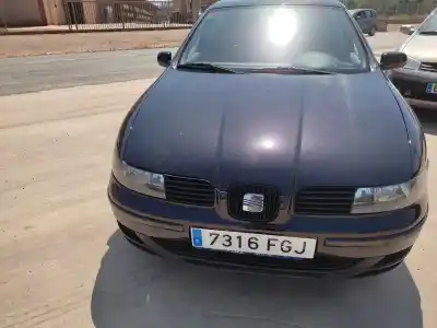 Veicolo di demolizione seat                                               leon (1m1)                                                                                                                                                                                                                                                 signo                                                                                                                                                                                                                                                      dell'anno 2000 alimentato agr