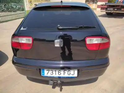 Veicolo di demolizione seat                                               leon (1m1)                                                                                                                                                                                                                                                 signo                                                                                                                                                                                                                                                      dell'anno 2000 alimentato agr