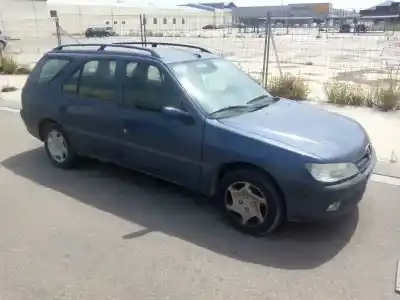 Véhicule à la ferraille peugeot 306 break style de l'année 1998 alimenté wjz