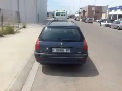 Véhicule à la ferraille peugeot 306 break style de l'année 1998 alimenté wjz