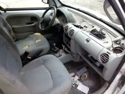 Здавання транспортного засобу renault kangoo (f/kc0) authentique року 2002 потужний f8q p6