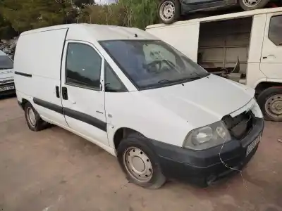Veículo de Sucata citroen jumpy 2.0 hdi sx familiar (5/6 asientos) do ano 2006 alimentado rhz