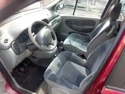 Veículo de Sucata renault                                            scénic i monospace (ja0/1_, fa0_)                                                                                                                                                                                                                          1.9 dti (ja1u) do ano 2001 alimentado f9q q7