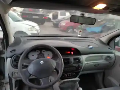 Scrapping Vehicle renault scenic rx4 (ja0) 1.9 dci salomon of the year 2003 powered f9q k7