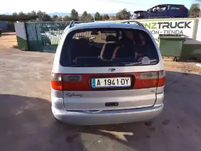 Sloopvoertuig ford galaxy (vx) clx van het jaar 1999 aangedreven ahu