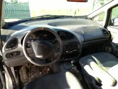 Sloopvoertuig ford galaxy (vx) clx van het jaar 1999 aangedreven ahu