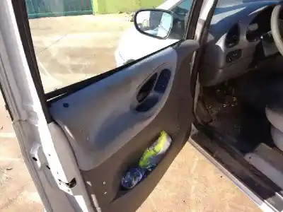 Sloopvoertuig ford galaxy (vx) clx van het jaar 1999 aangedreven ahu