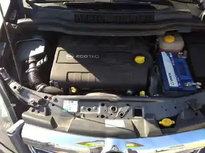 Veicolo di demolizione OPEL ZAFIRA B Cosmo dell'anno 2010 alimentato Z19DTH